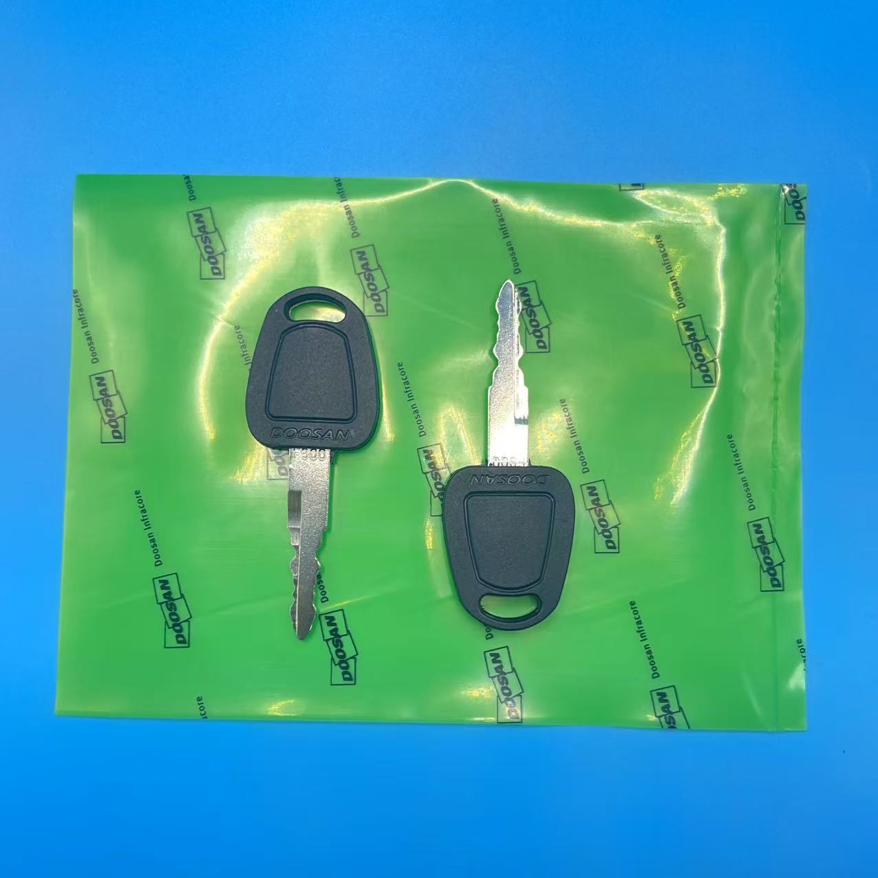 2 PCS F900 Key For Deawoo Doos - Heavy Equipment Bobcat ulasan dan harga